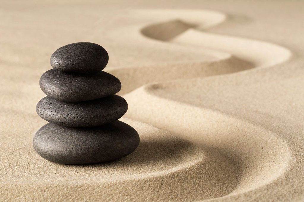 jardin zen de piedras y arena